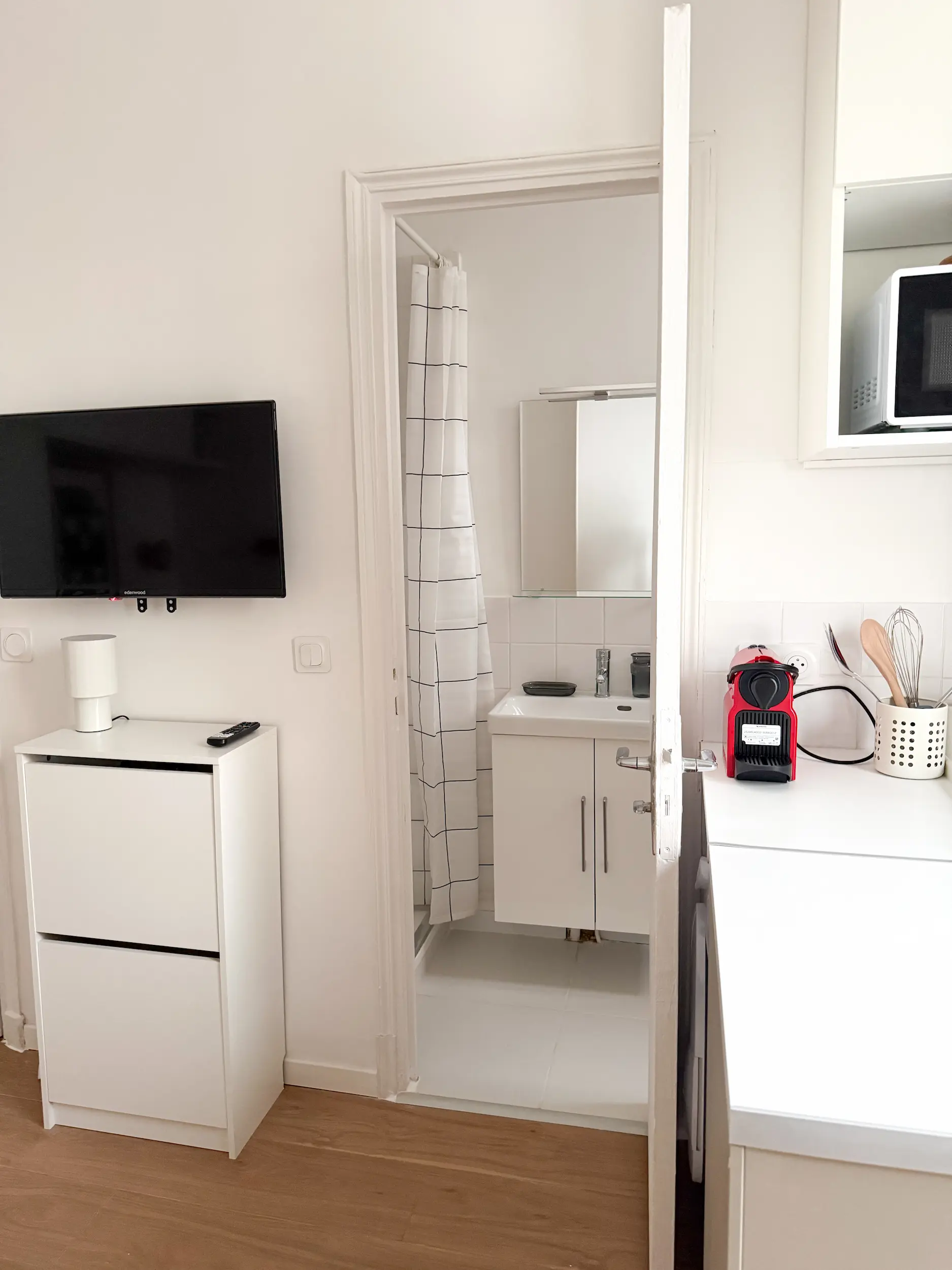 Rangements optimisés petit espace studio Paris, Studio LC Design