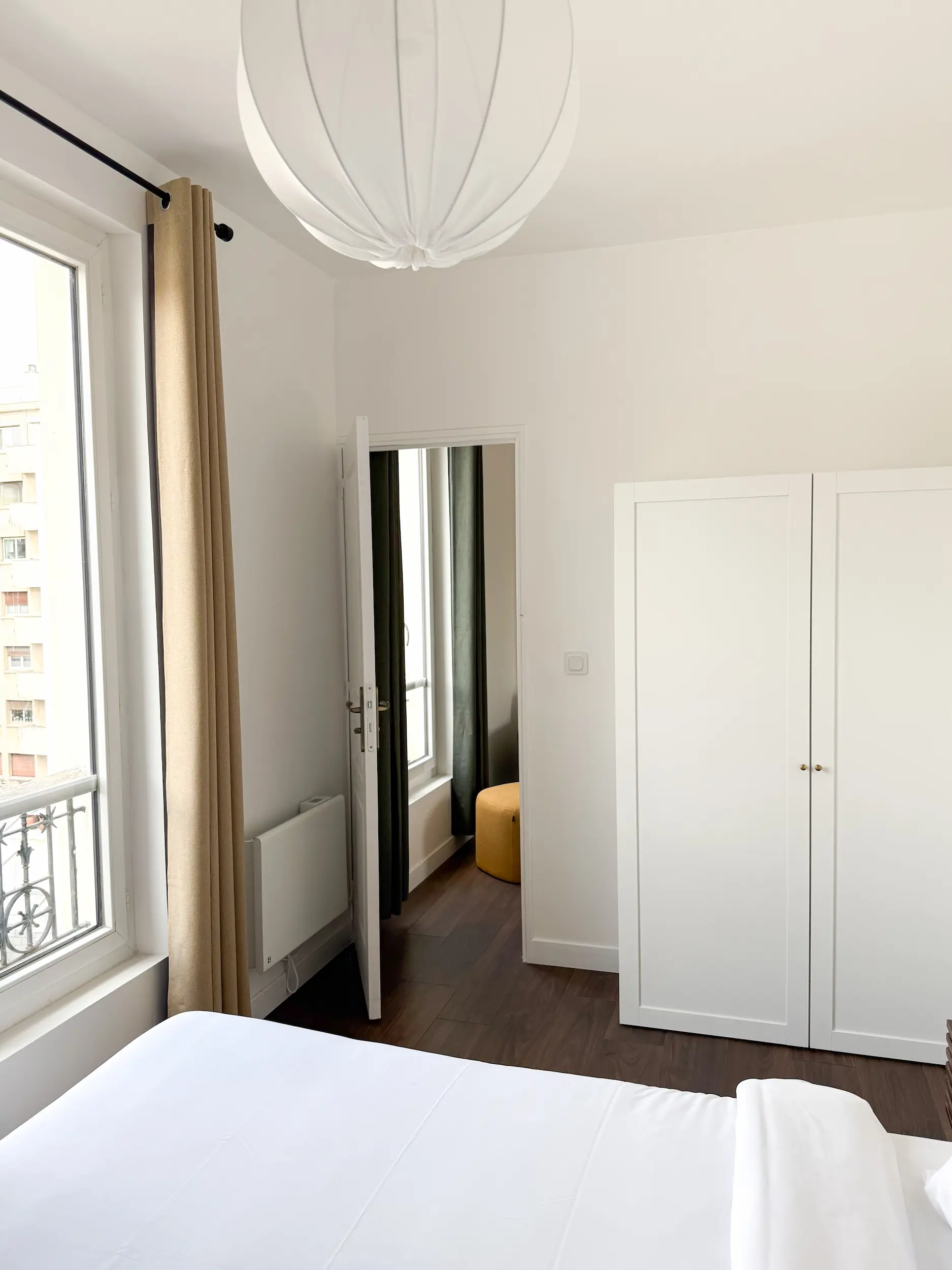 Chambre optimisation rangements appartement Paris 14e, Studio LC Design